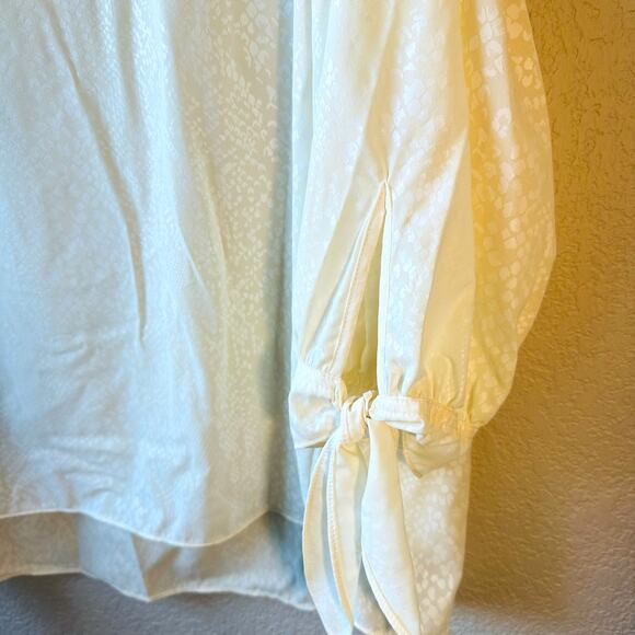 Michael Kors Ivory Blouse  3X - Picture 3 of 5